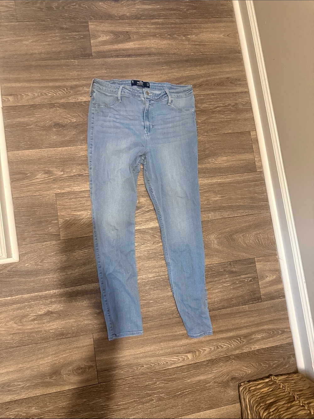 Hollister Light Wash Women’s Skinny Jeans